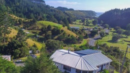 1050296_1.jpg