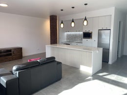 1054462_1.jpg