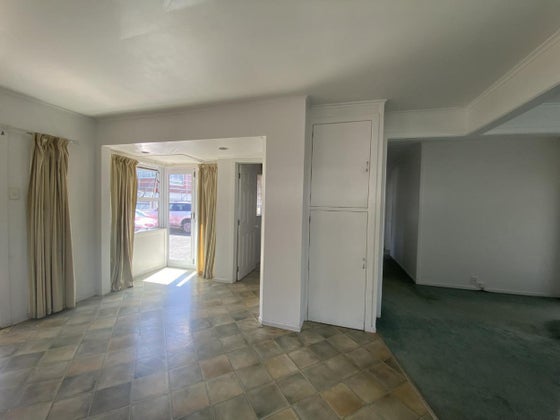 1054496_2.jpg