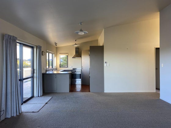 1055176_2.jpg