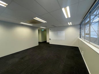 1055285_1.jpg