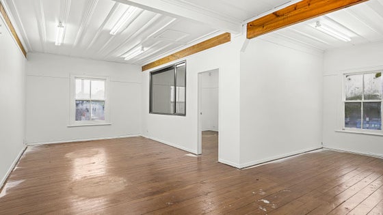 1270217_2.jpg