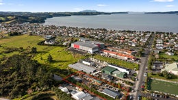 1270296_1.jpg