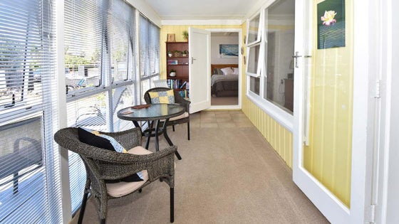 1300168_3.jpg