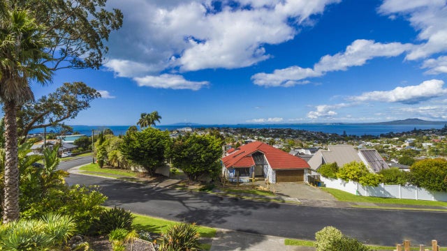 Residential Auction: 1 Calypso Place, Rothesay Bay, North Shore | Bayleys