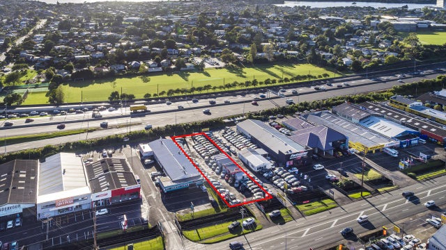 Commercial Auction: 107 Wairau Road, Wairau Valley, North Shore | Bayleys