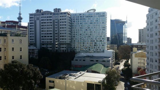 1652577_2.jpg