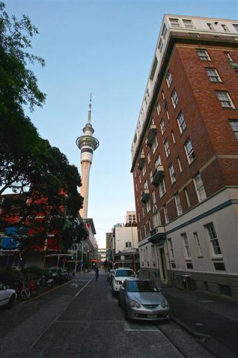 1652882_2.jpg