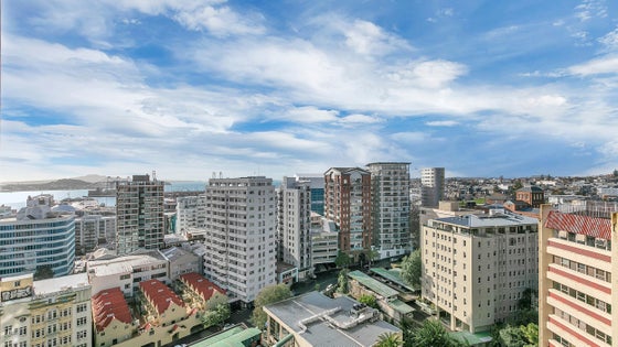 1656067_2.jpg