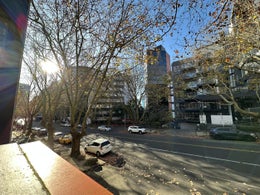 1696090_1.jpg