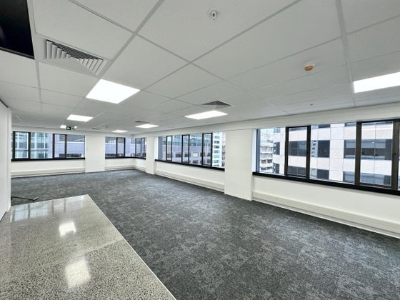 1696444_2.jpg