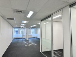 1696470_1.jpg