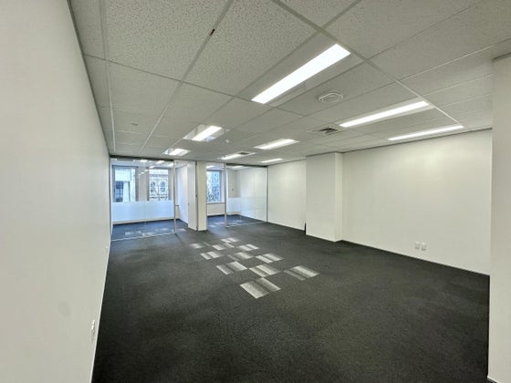 1696470_2.jpg