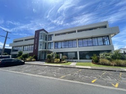 1698425_1.jpg
