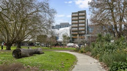 1752205_1.jpg