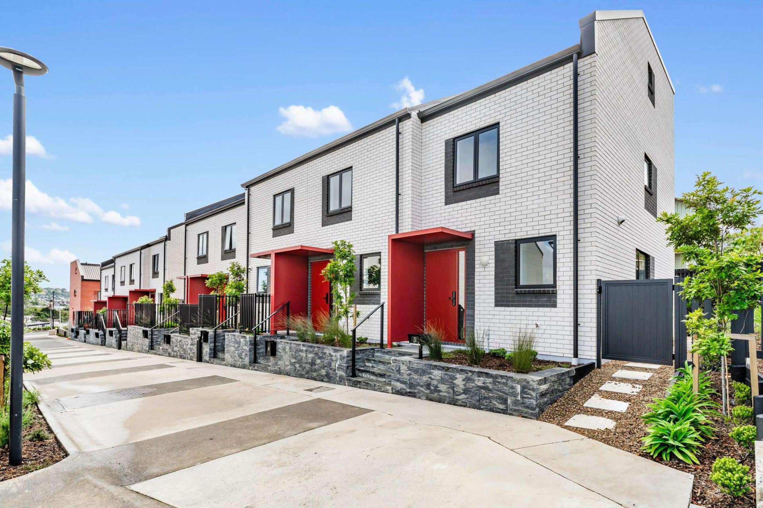 Photo 2 of 6 Tupuke Lane, Mount Roskill, Auckland