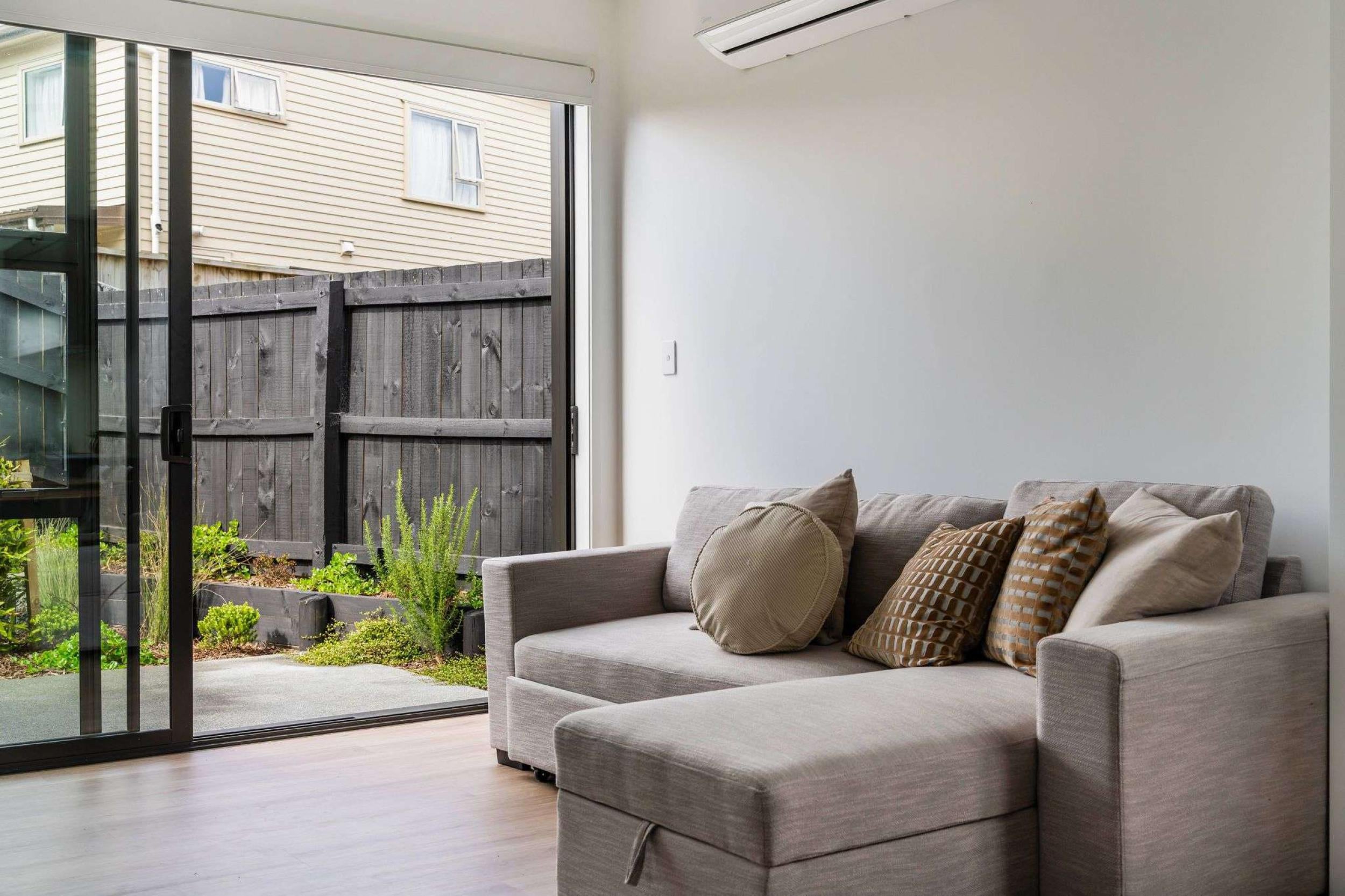 Photo 7 of 6 Tupuke Lane, Mount Roskill, Auckland