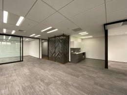 1781147_1.jpg