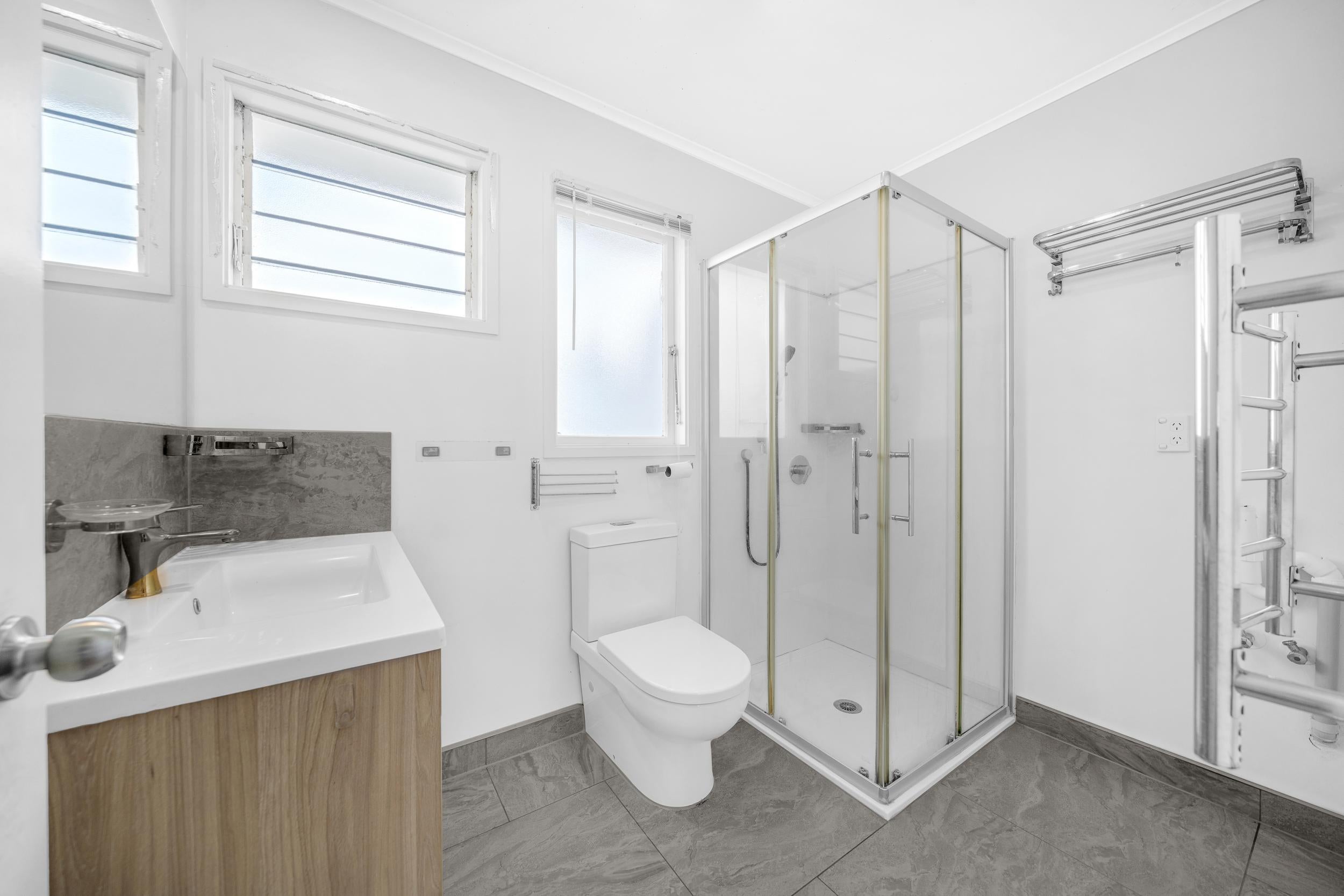 Photo 12 of 9 Andrew Road, Howick, Auckland