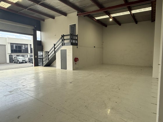 1906303_2.jpg