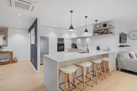 1973170_2.jpg