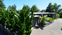 2200157_1.jpg