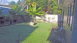 2200332_1.jpg