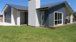 2200356_1.jpg