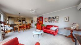 2200818_1.jpg