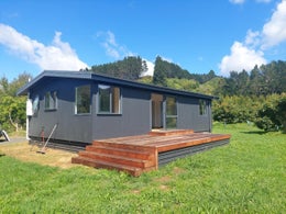 2201795_1.jpg