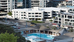 2303693_1.jpg