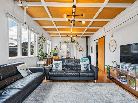 2317498_3.jpg