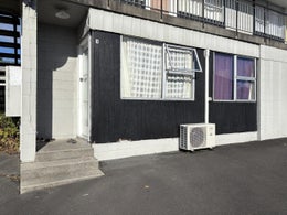 2330111_1.jpg