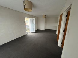 2330194_1.jpg