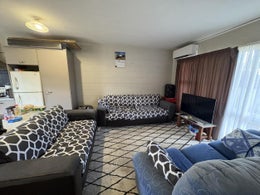 2330318_1.jpg