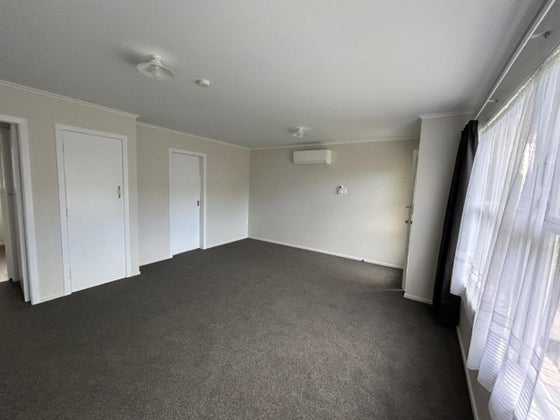 2330446_3.jpg