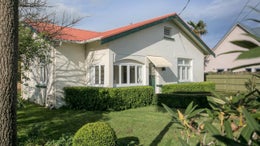 2350186_1.jpg