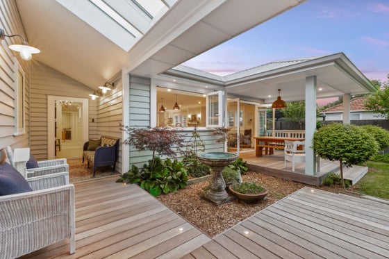 2351041_2.jpg