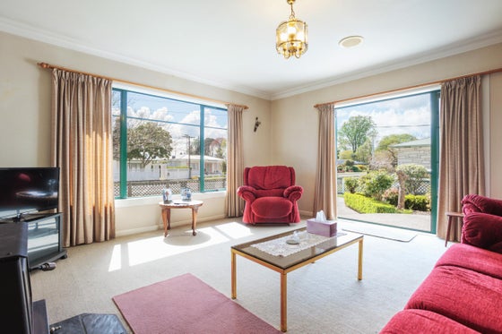 2401103_3.jpg