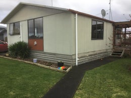 2431037_1.jpg