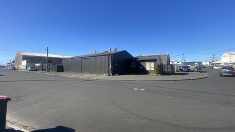 2451549_1.jpg