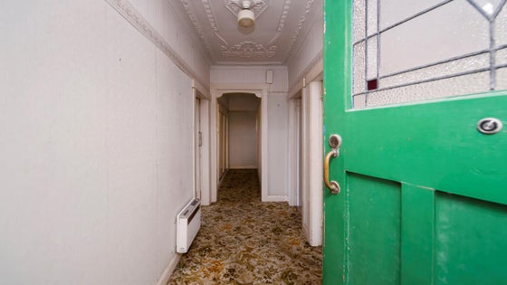 2600429_3.jpg