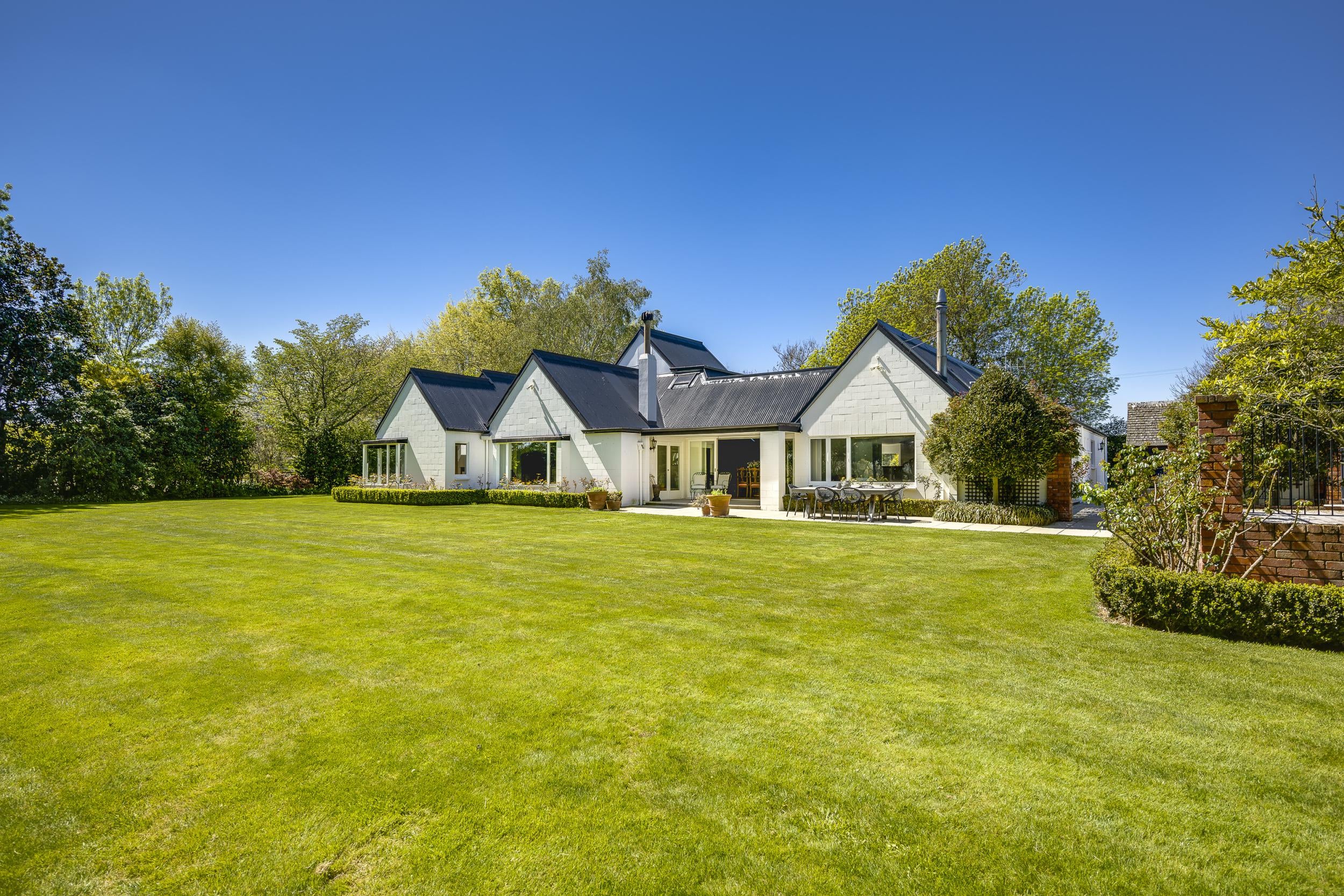 Established Lifestyle, productive land, motivated