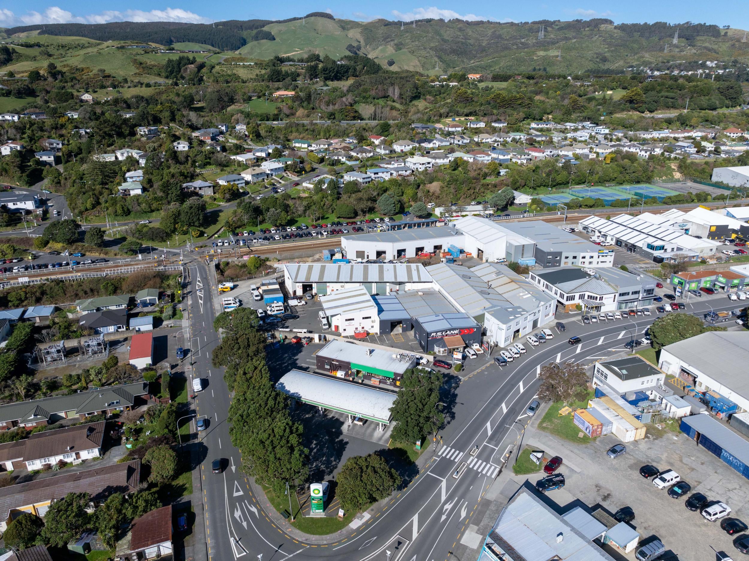 Photo 15 of 98 Main Road, Tawa, Wellington