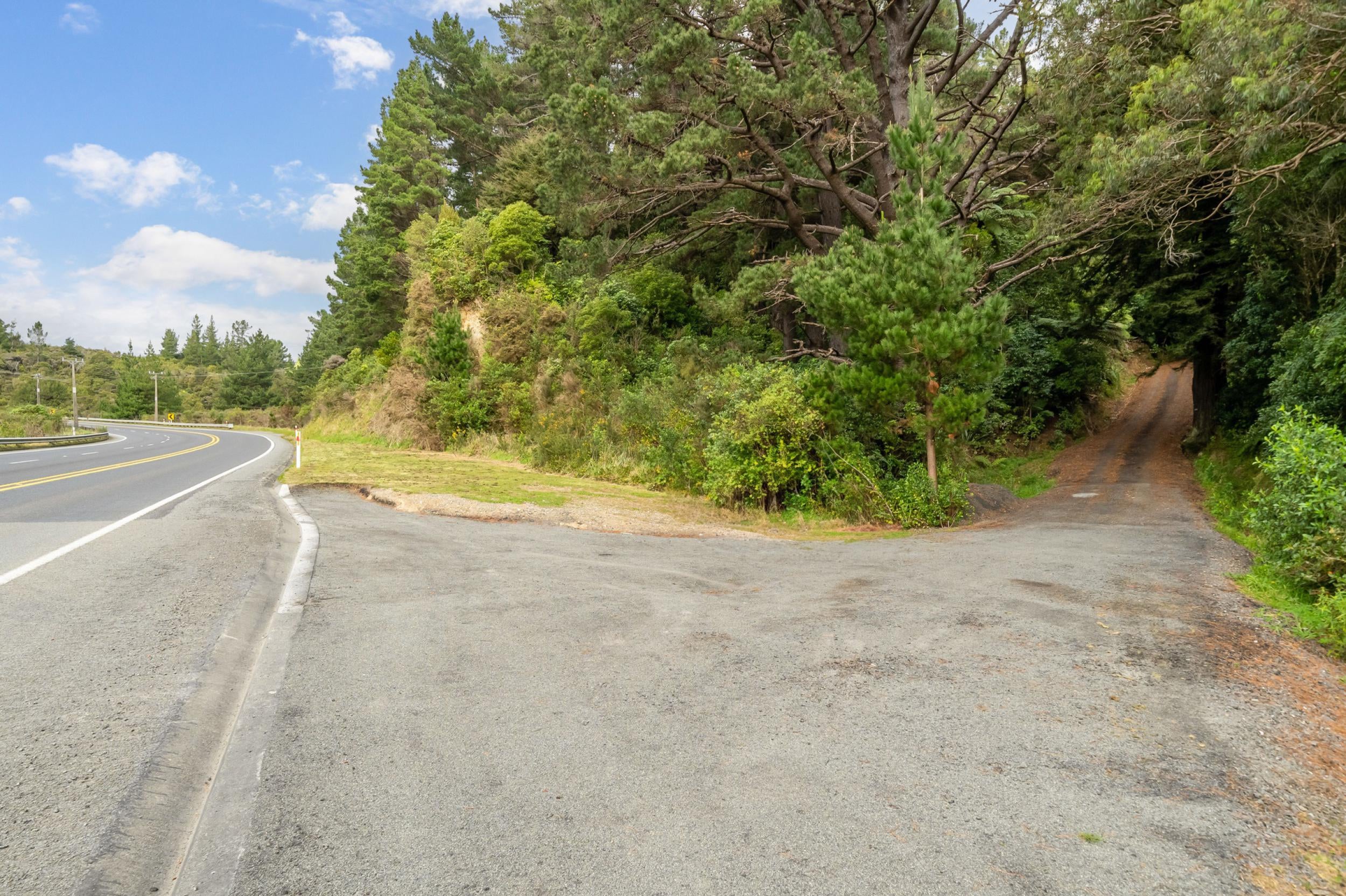 Photo 10 of 1220 State Highway 2, Kaitoke, Upper Hutt