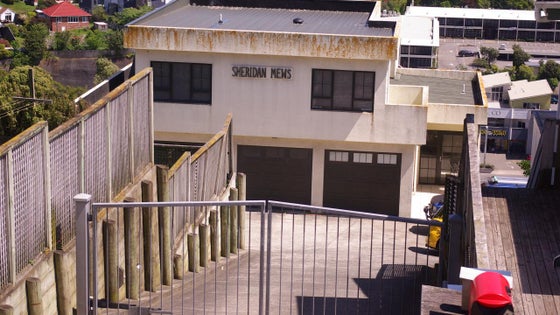 3300458_3.jpg