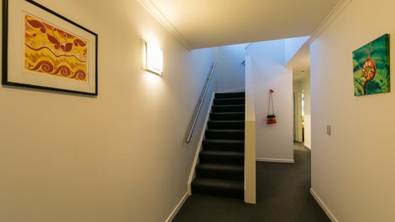 3300883_3.jpg