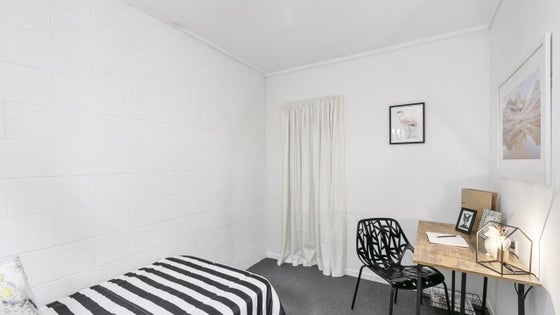 3301485_3.jpg