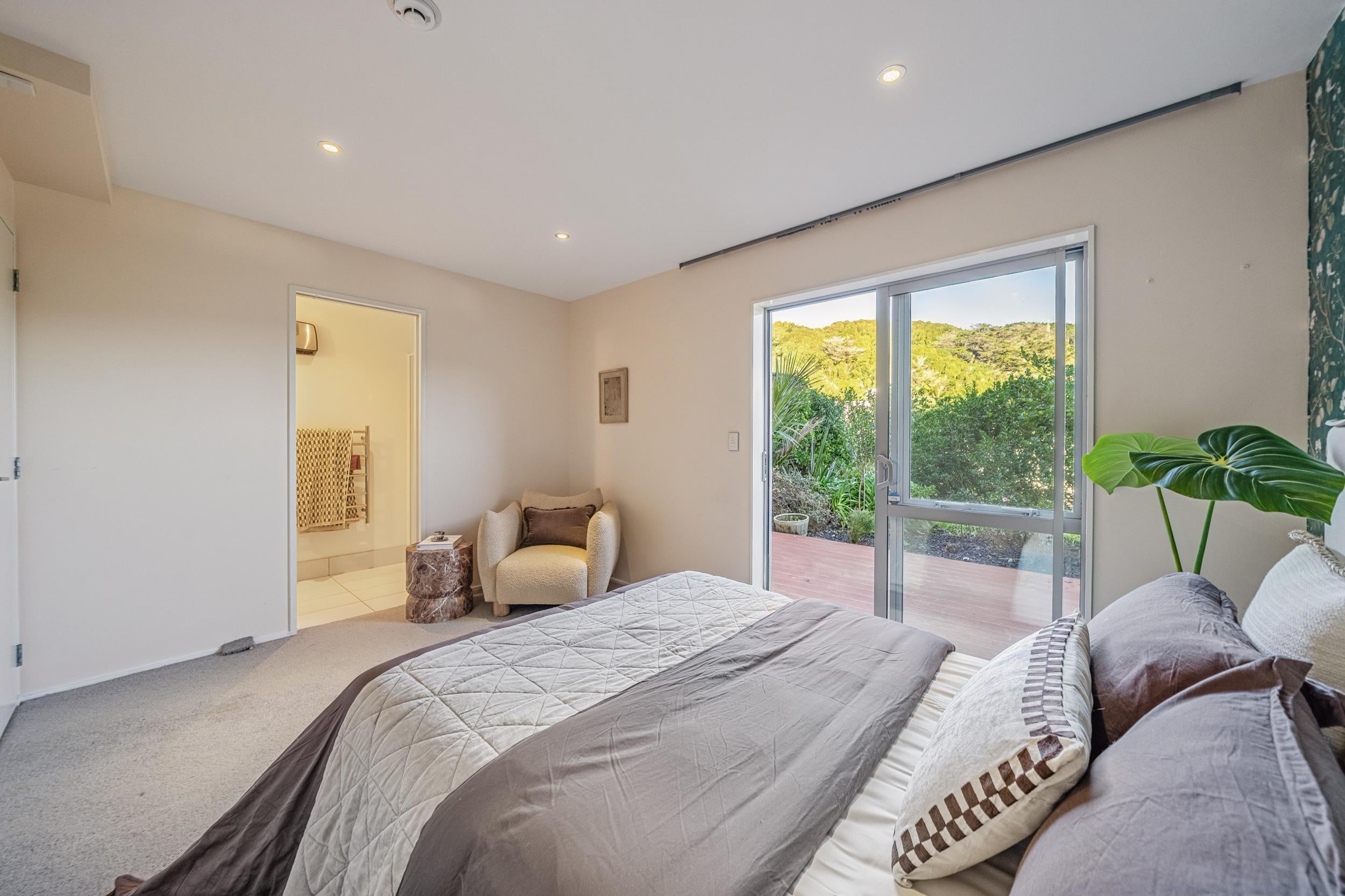 Photo 12 of 70 Saddleback Grove, Karori, Wellington