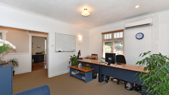 4050574_2.jpg